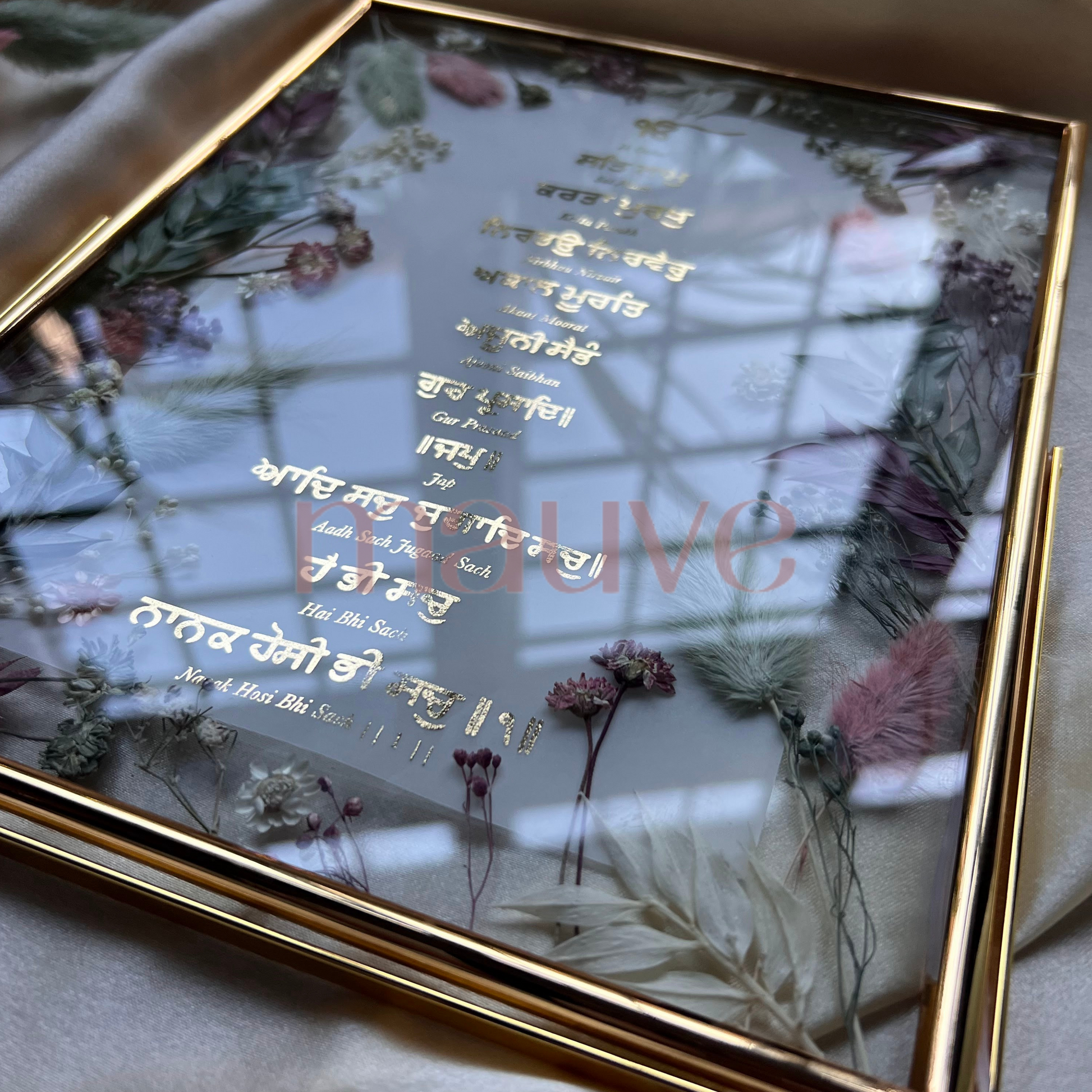 mool mantar_gold frame with gold foil